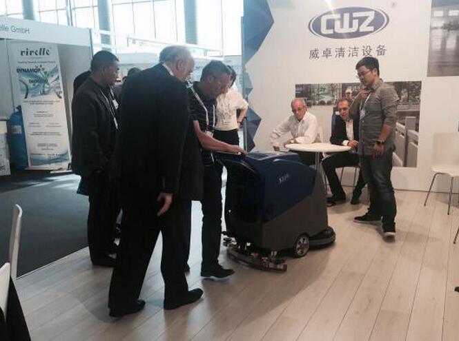 威卓首次远赴参加阿姆斯特丹参加清洁用品展